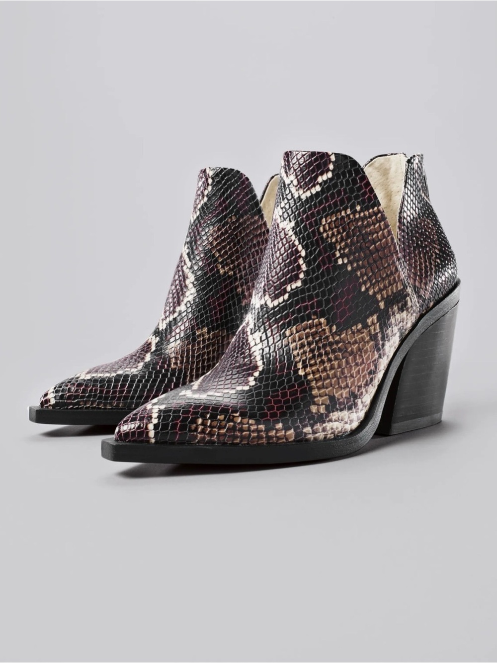 Vince Camuto Gigietta Bootie Sz 9